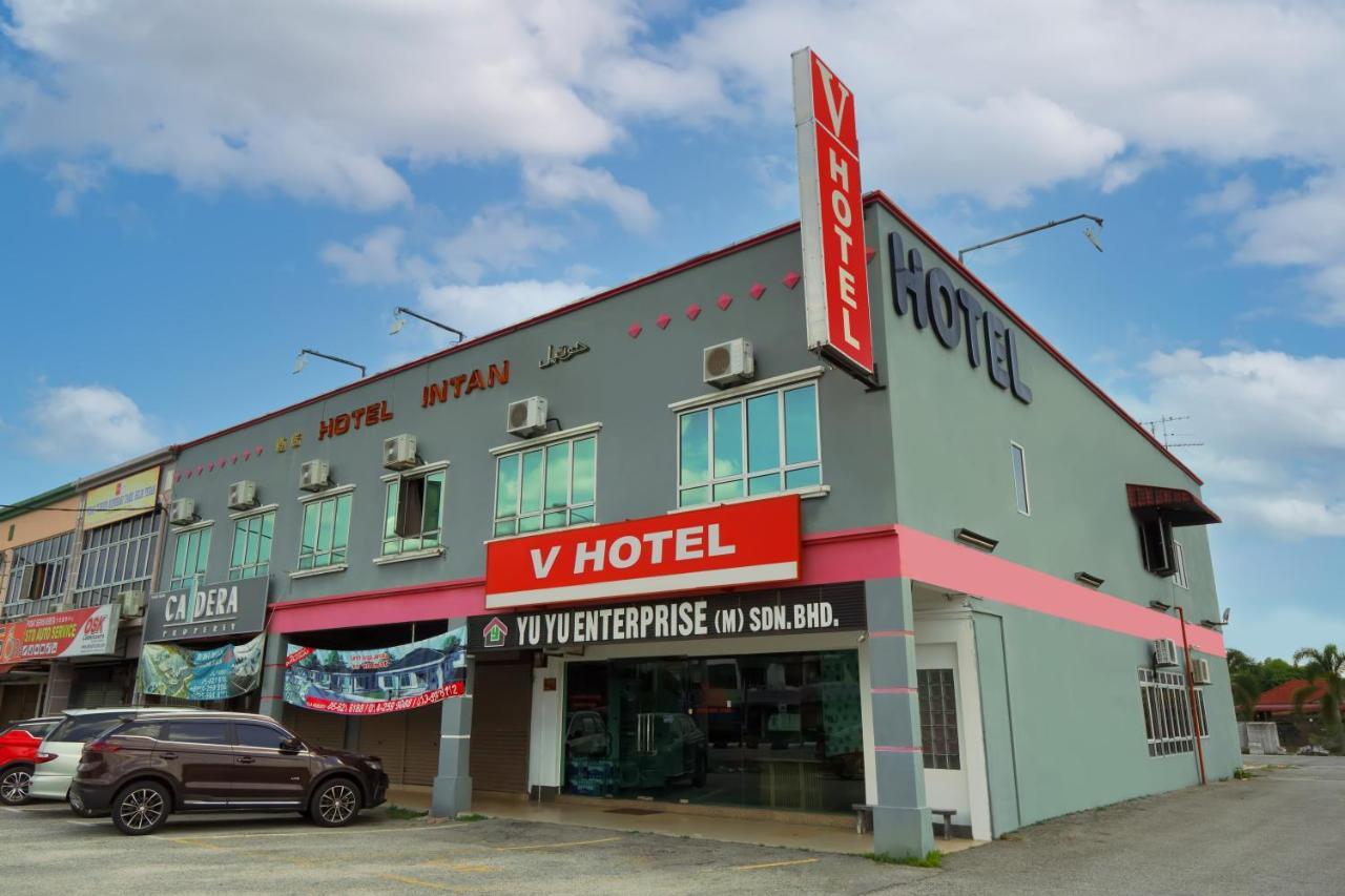 V Hotel Teluk Intan Exteriör bild